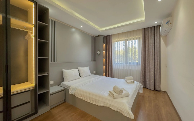 Апарт-отель Flower City Suits