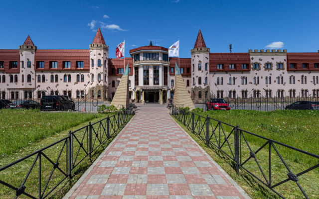 Fort Kolesnik Hotel