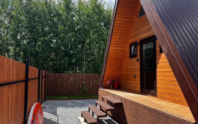 Частный дом в Стиле A-Frame на Берегу Озера