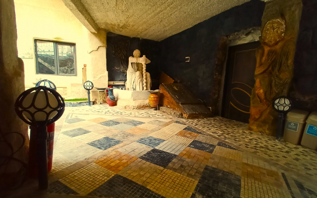 Stone Age Hotel