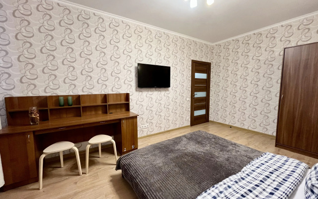 Layf 2 kom na Andreya Belogo 1 Flat