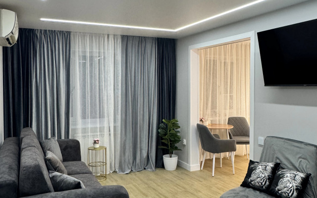 Uyutnaya Dvukhkomnatnaya Kvartira U Morya Flat