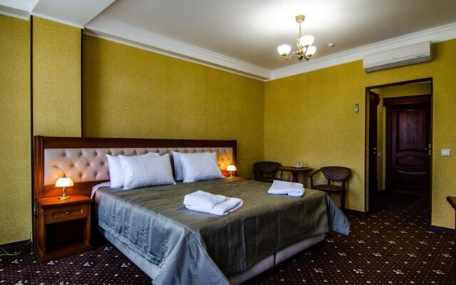 Ritsk Hotel