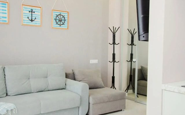 Studiya U Morya S Balkonom Flat