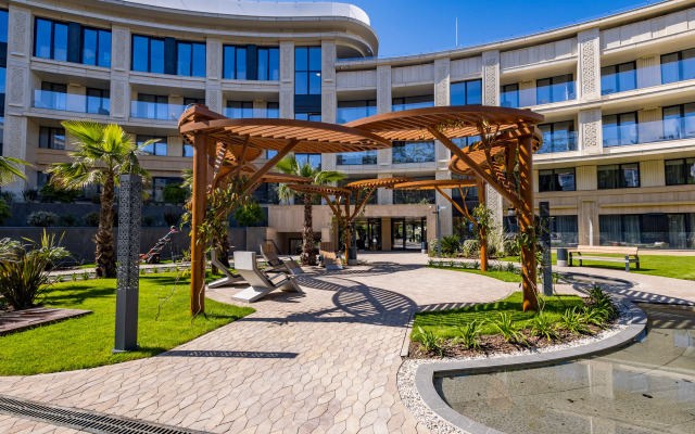 Lyuks Odnokomnatny S Balkonom v otele Grand Cascade Apartments