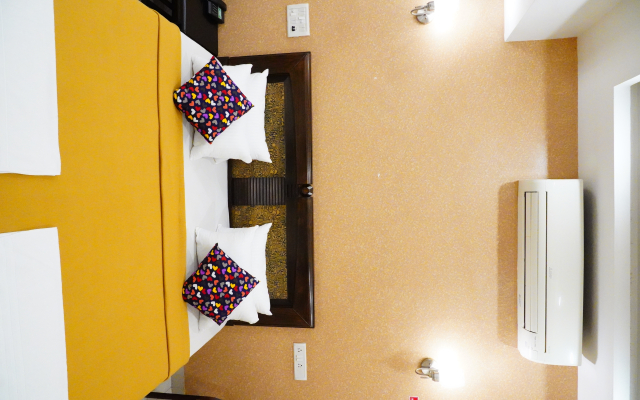 Vjr Mahal and Vinayagam Residency Hotel