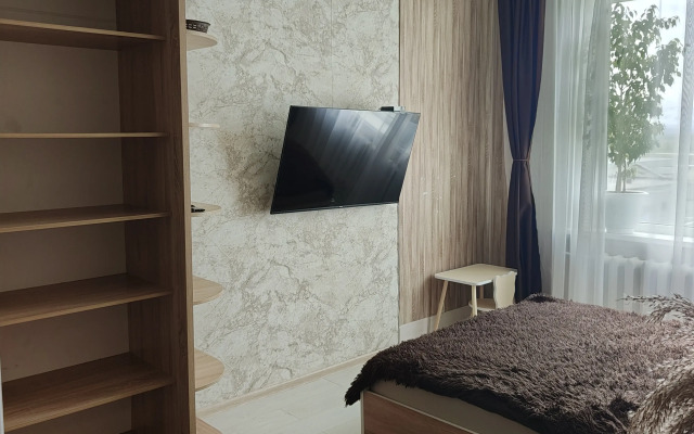 Квартира уютная с большой кухней - фото 2