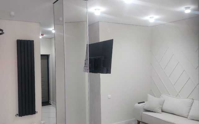S Yevro Remontom V Zolotom Kvadrate Apartments