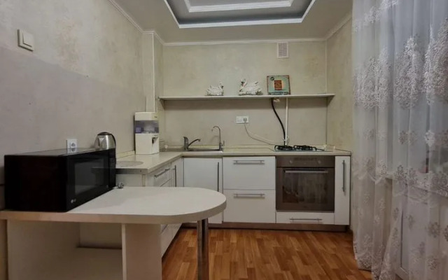 Na Lva Tolstogo Flat