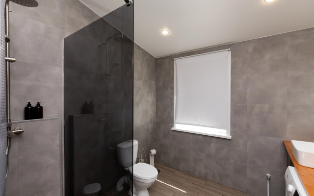 S Basseynom I Mangalom Dlya 8 Gostey Private house