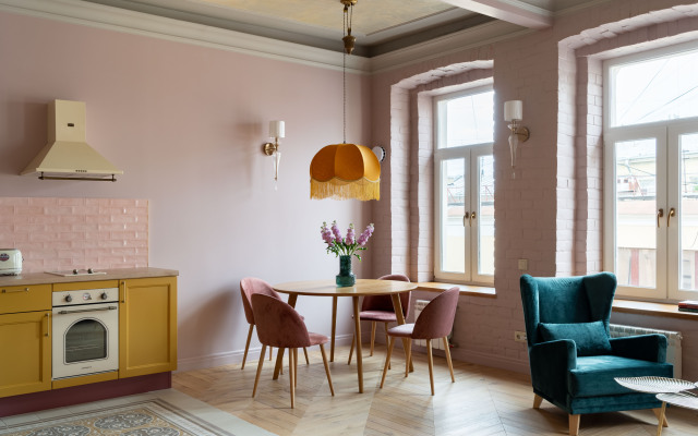 Апартаменты с петербургской атмосферой около метро Петроградская