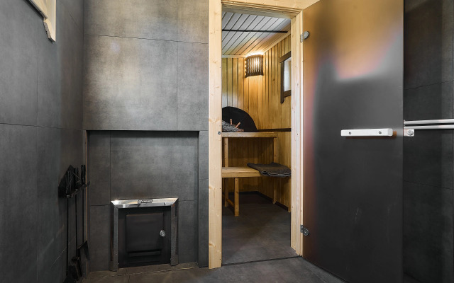 V Poselke Amelfino, 13 Private house