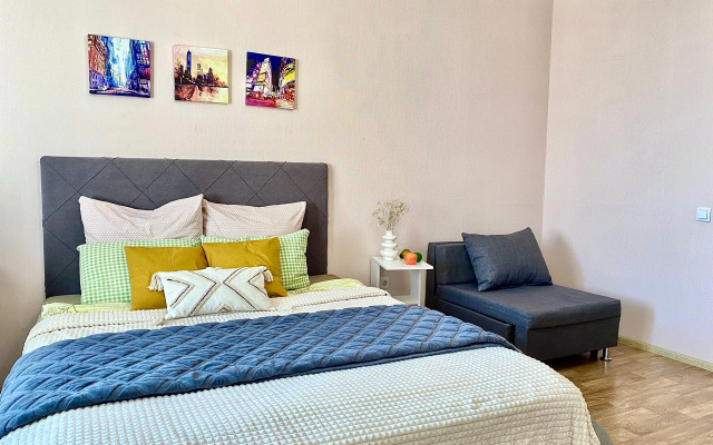 Na Reshetnikova 24 Flat