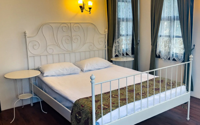 Deja Vu Hotel