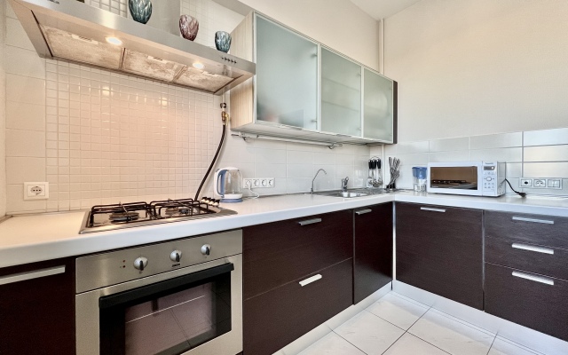 4-room Vip on 30 Independence Avenue Center Apartments