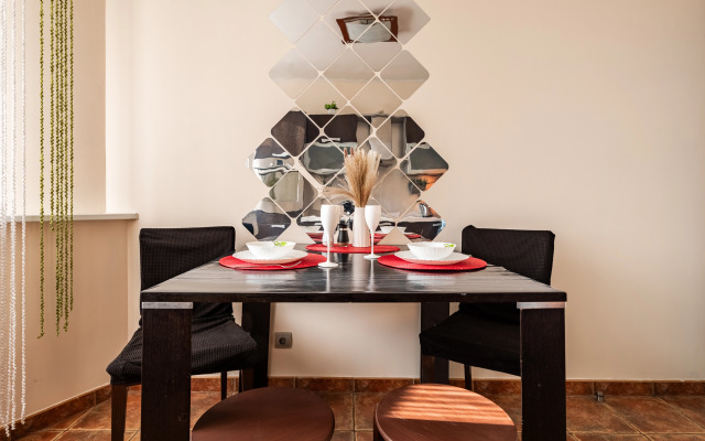 Квартира Двухкомнатная Natali apart у метро Академика Янгеля