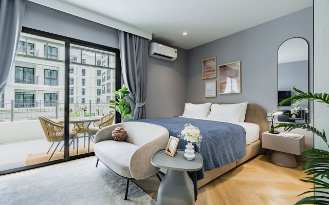 Апартаменты Charming balcony studio in Title Legendary