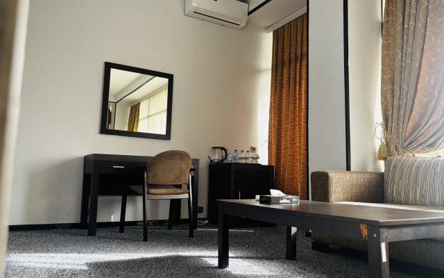 Отель Crossway Baku