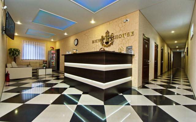 Rich House Hotel