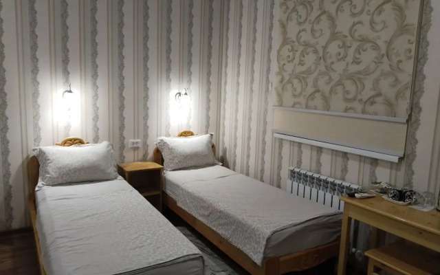 Allanazar Ota Guest house