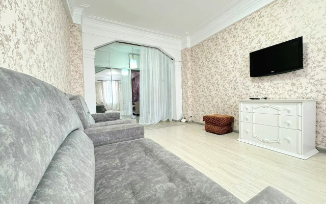 Квартира Трехкомнатная в Центре на Весенней напротив Драмтеатра