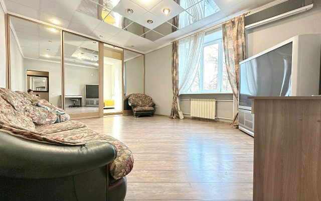 Квартира Четырехкомнатная в Центре на Островского