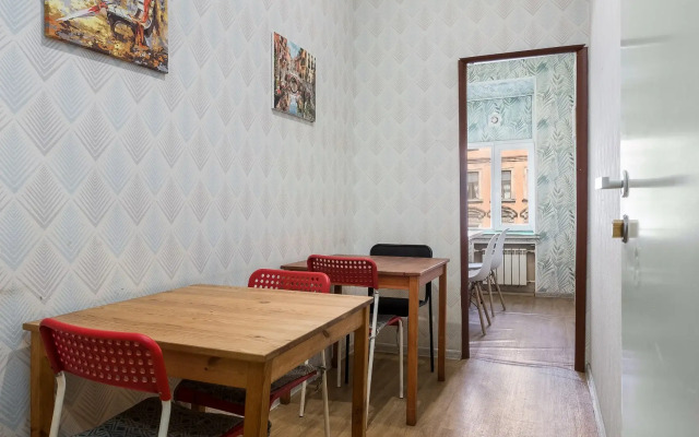 Na Vosstaniya Living Quarters