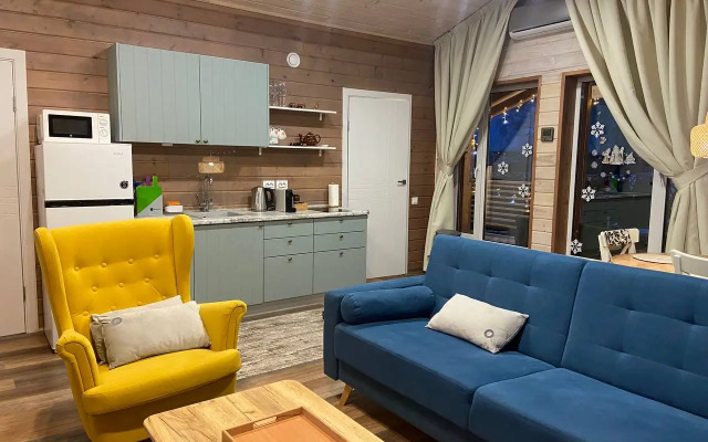 Частный дом комфортный со столом для пинг-понга и батутом