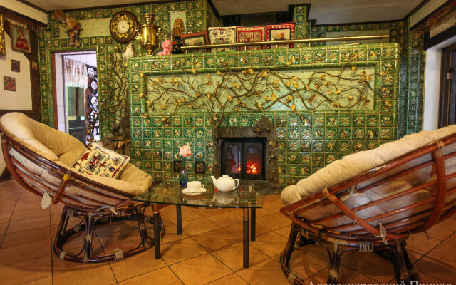 Отель Гостиничный рыболовно-охотничий комплекс Александровский Причал