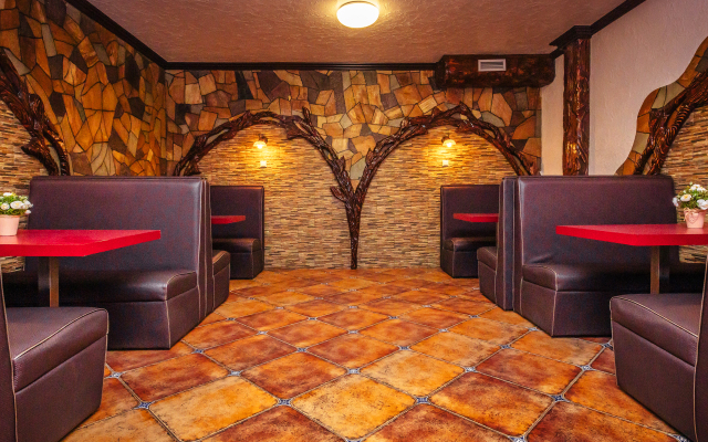 U Oksany Guest House