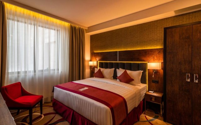 Отель Ramada and Suites by Wyndham Yerevan