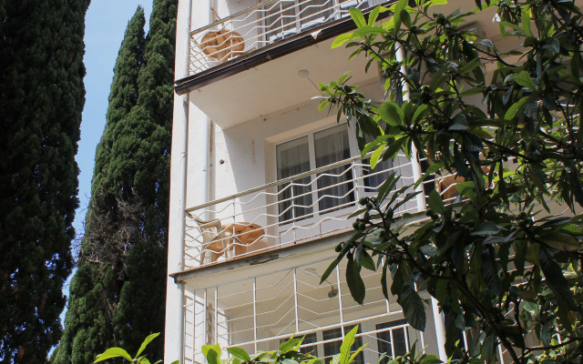 Imeni Chelyskintsev Hotel