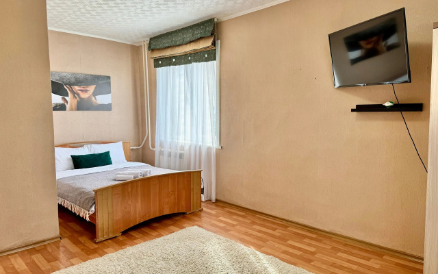 Polulyuks Na 8 Etazhe Flat