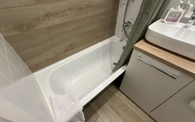 Uyutnaya Ryadom S Borom I Oblastnoy Bolnitsey Flat