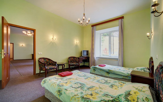 Апартаменты у площади Восстания