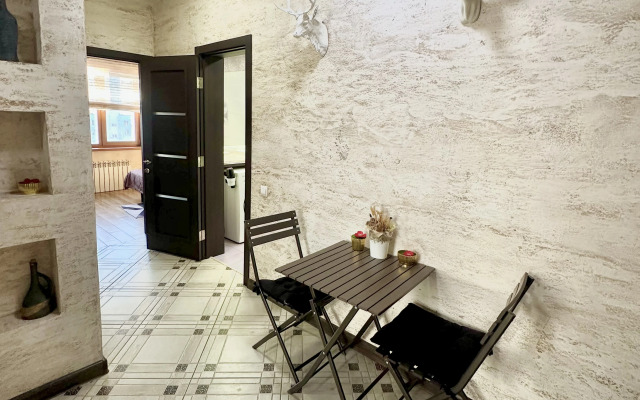 Частный дом с прудом террасами джакузи