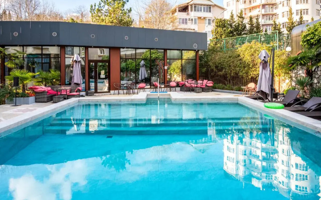 Elitny Apartament v Gostinitse Senator Flat