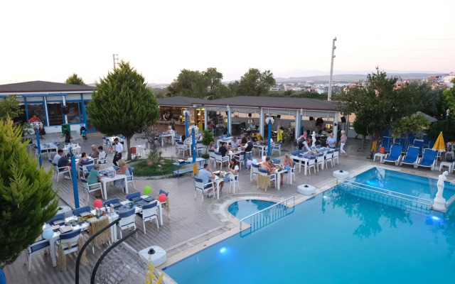 Mavi Restaurant & Apartments 1