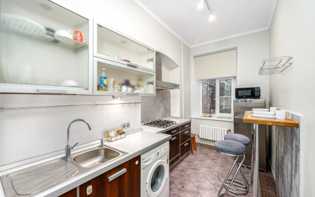 Апартаменты на Моисеенко 4