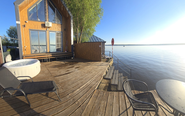 Частный дом на улице Полуостров Маленький