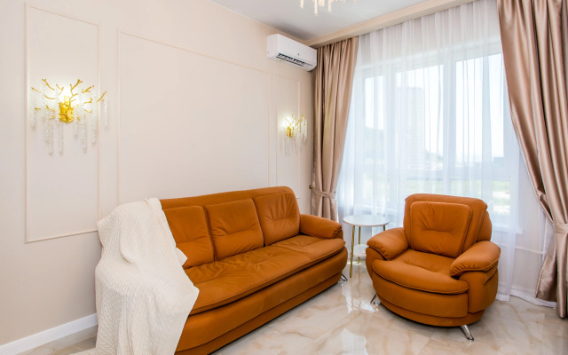 Shikarnaya Ryadom S Morem Flat