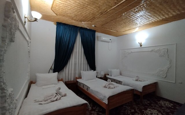 Parvina Hotel