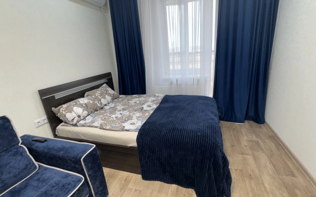 V Centre u Metro s Igrovoj Pristavkoj Flat