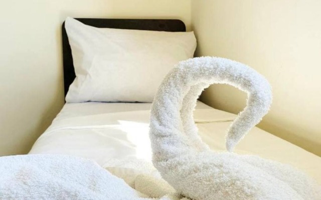 LooBeach Guest House