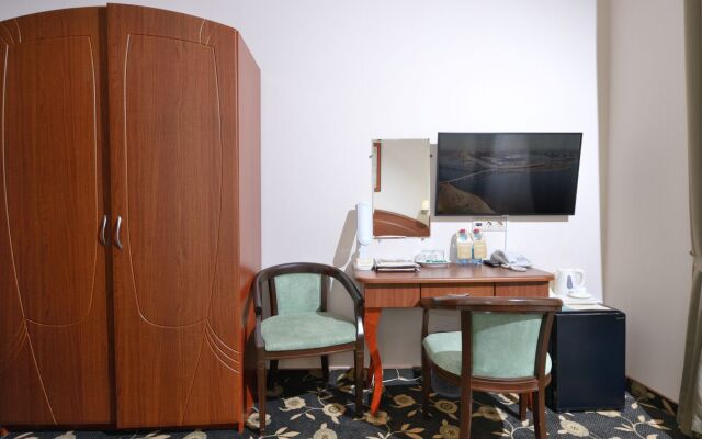 Cronwell Inn Stremyannaya Hotel
