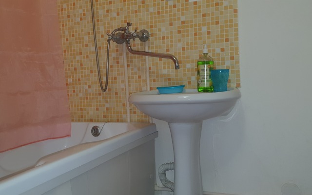 Апартаменты на проспекте Шахтеров 92