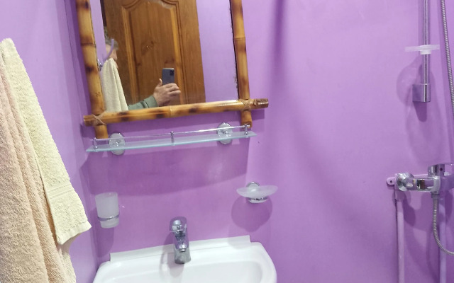 Yuzhny M Guest House