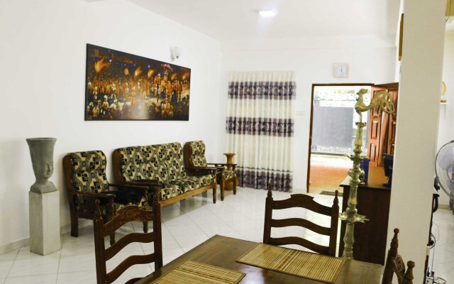 Yoho Travellers Residence Guest House