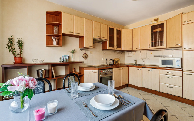 Lyuks Apartments
