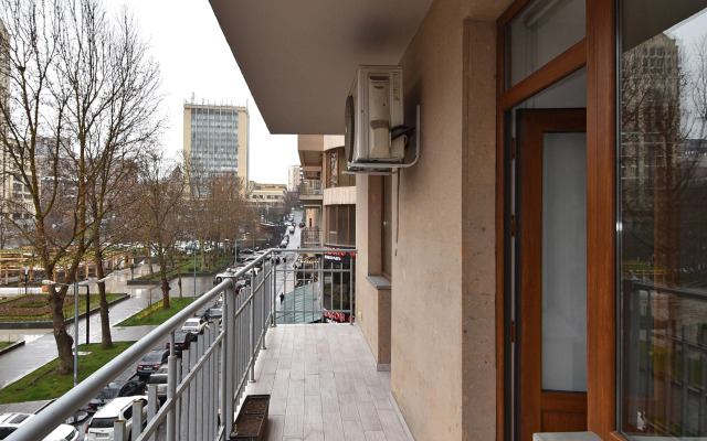 3-K Kvartira v Novostroyke na Ulitsa Arama Di723 Flat